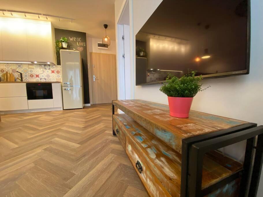 Art Marina Nad Rzeka Z Bezplatnym Parkingiem Apartment Wroclaw Ngoại thất bức ảnh