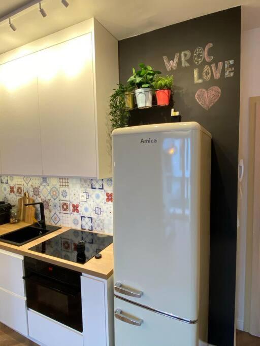 Art Marina Nad Rzeka Z Bezplatnym Parkingiem Apartment Wroclaw Ngoại thất bức ảnh