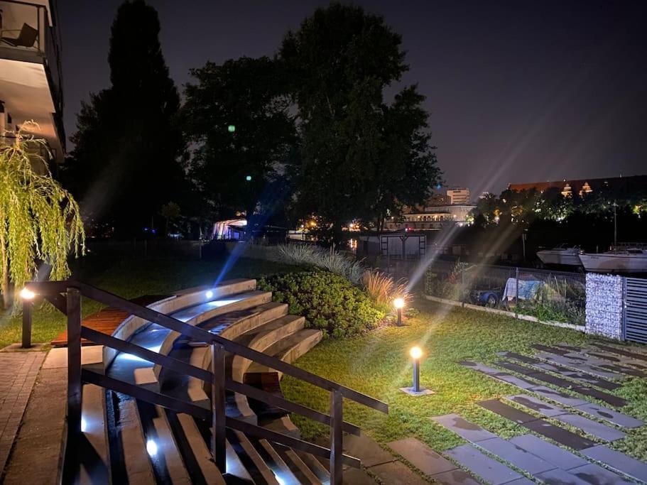 Art Marina Nad Rzeka Z Bezplatnym Parkingiem Apartment Wroclaw Ngoại thất bức ảnh